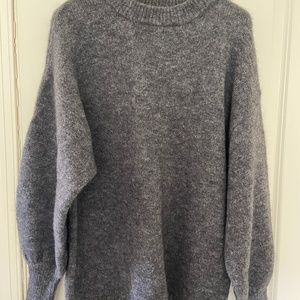 H&M heavy wool Tunic Sweater with balloon sleeves. New! But without tags